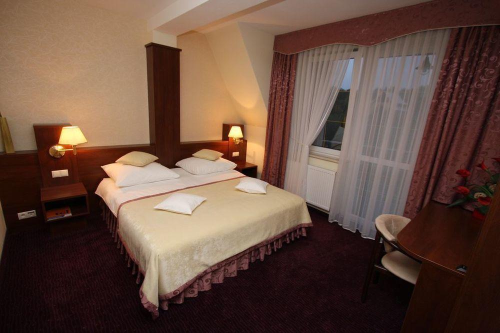 Hotel Na Polboru Sieradz Esterno foto