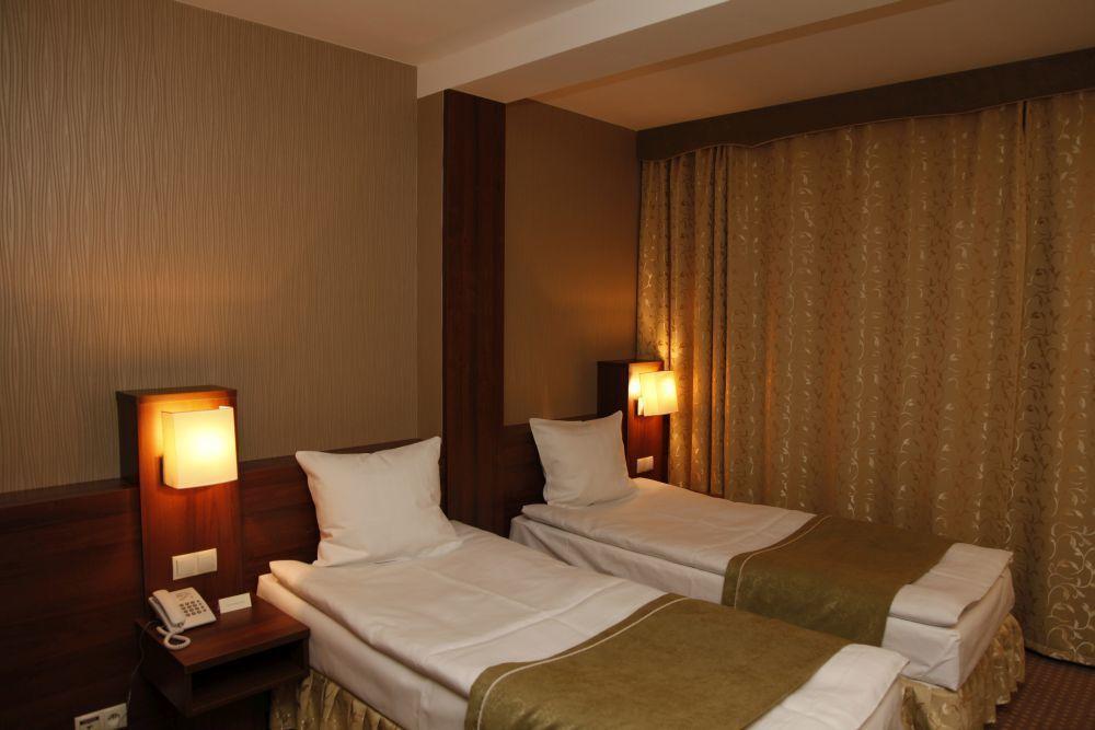 Hotel Na Polboru Sieradz Esterno foto